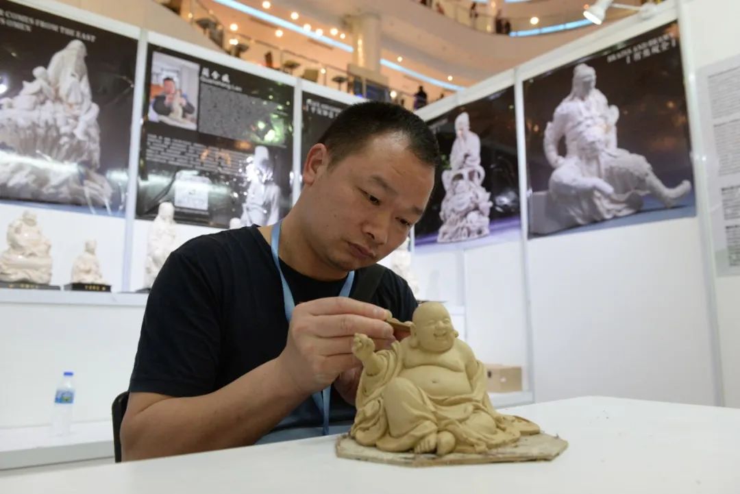 “中国白”掀起赤道“陶瓷热”_德化要闻_德化县人民政府